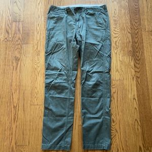 Uniqlo Men’s Vintage Olive Green Chinos 34x34